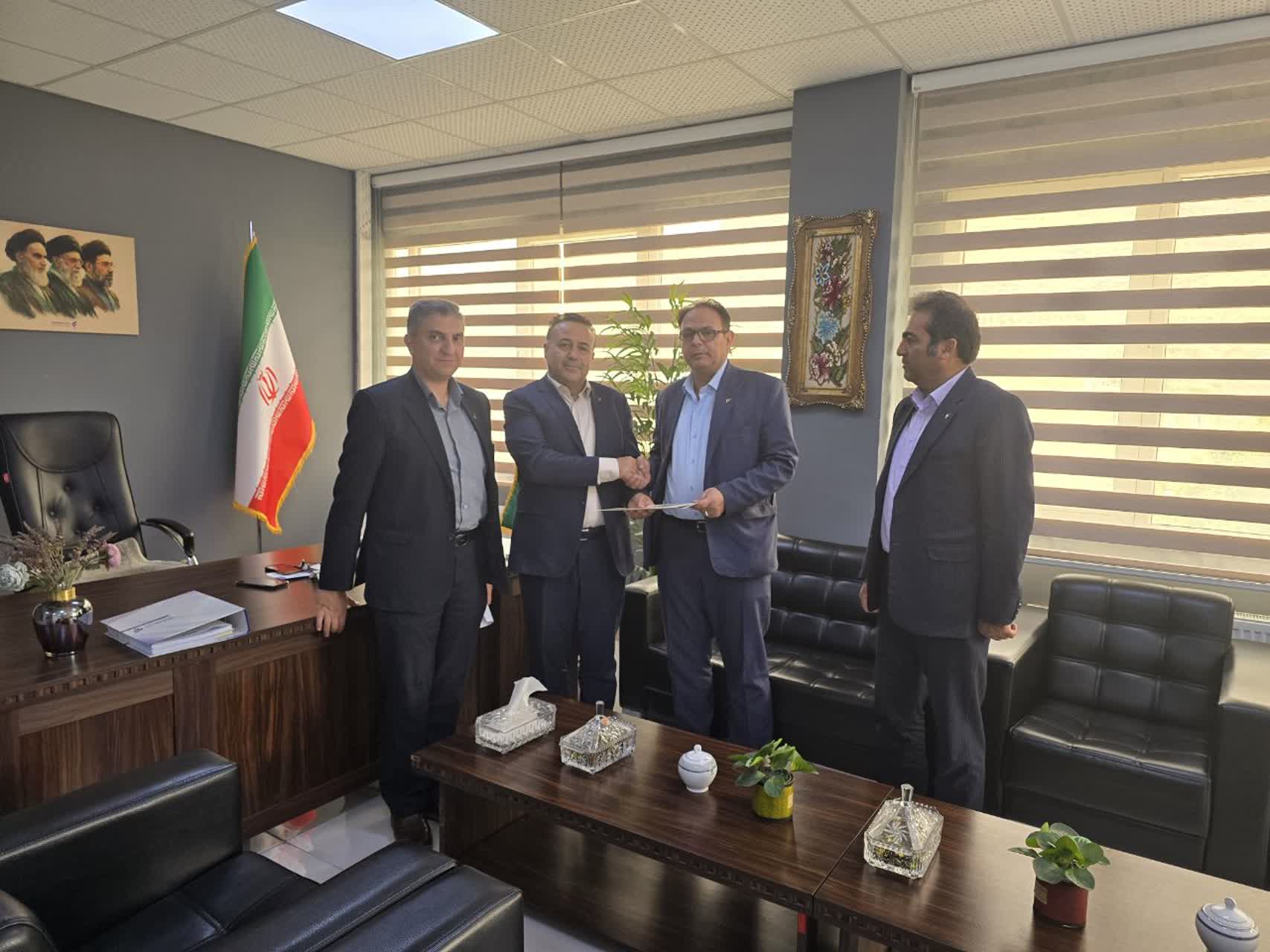 تقدیر مدیر شعب بانک رفاه کارگران لرستان از روابط عمومی: تبیین خدمات بانکی در خط مقدم جهاد رسانه‌ای
