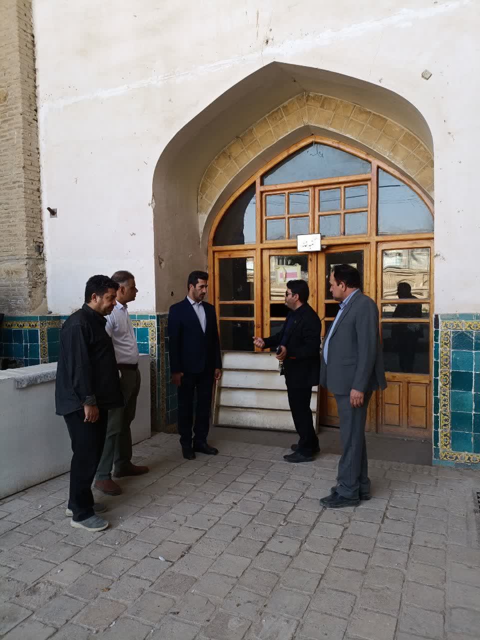 بازدید مدیرکل میراث فرهنگی لرستان از مسجد جامع بروجرد با هدف رفع موانع ثبت جهانی