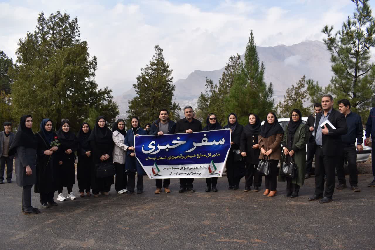 پویش ملی درخت‌کاری «در سایه مادر» هم‌زمان با میلاد حضرت زهرا (س) در لرستان برگزار شد