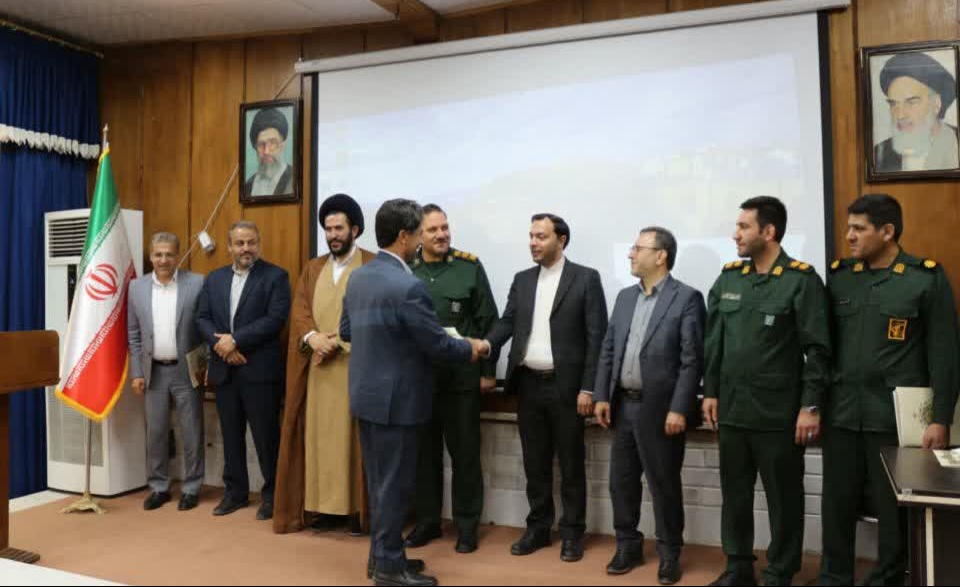 تقدیر دوباره از جهادگر دامپزشکی لرستان؛ مهدی فروغی در جمع فرماندهان برتر پایگاه‌ها