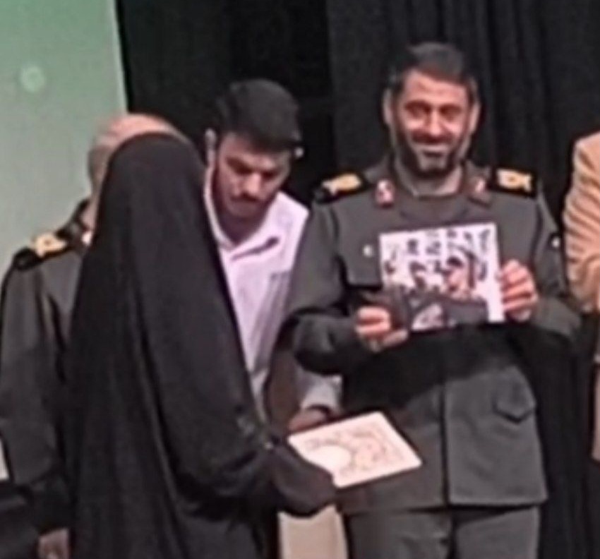قاب ماندگار خبرنگار لرستانی؛ از ثبت تصویر سردار شهید غلامرضا سلیمانی تا هدیه‌ای برای سردار باقری
