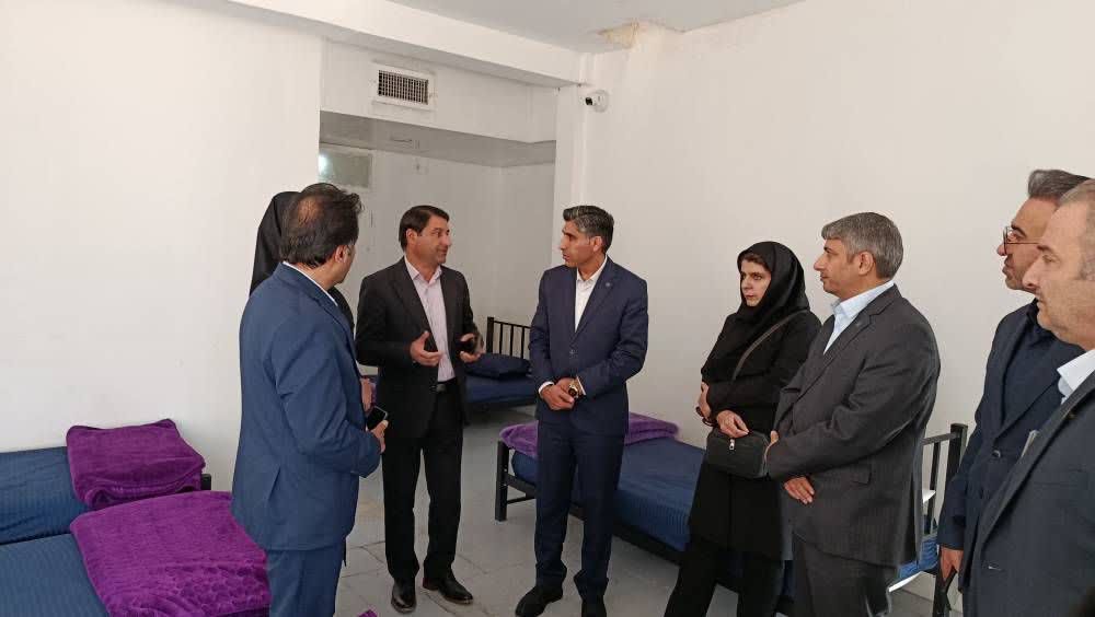 مدیر عامل بانک صادرات استان از مرکز توانبخشی دریک بازدید کرد.