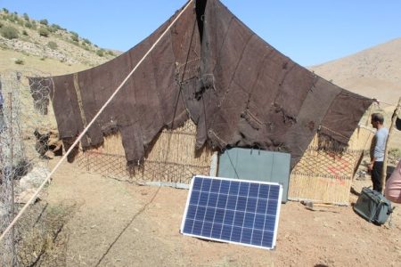 توزیع ۱۸۰ پنل خورشیدی در بین عشایر لرستان